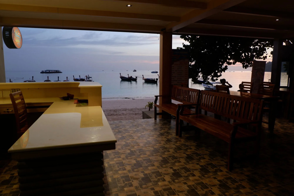 Charming Lipe Beach Resort