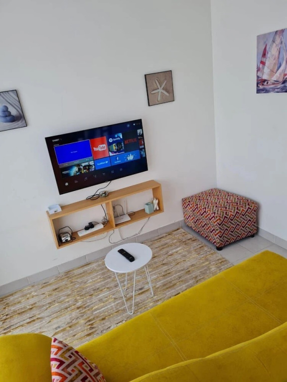 Lux Suites Racecourse Gardens Studio Apartments
