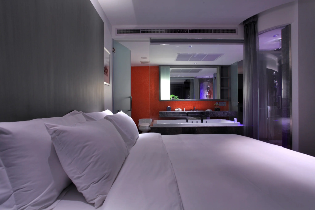 LiT BANGKOK Hotel