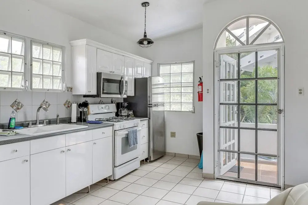 Walk to Beach! Vieques Casita w/ Pool Access