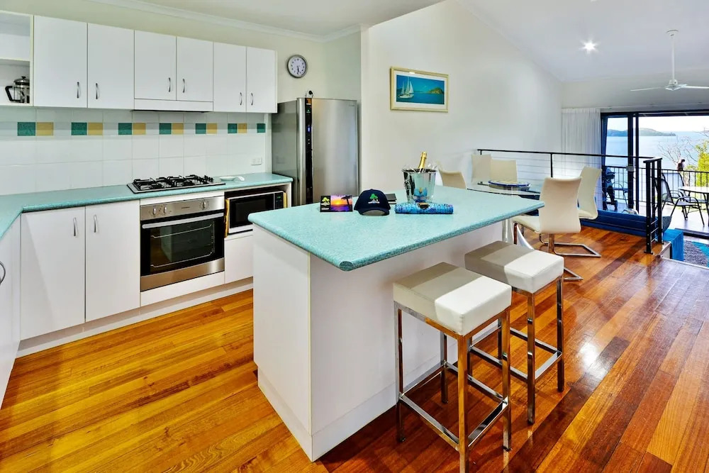 3 The Panorama Hamilton Island 2 Bathroom Ocean View Modern Apartment
