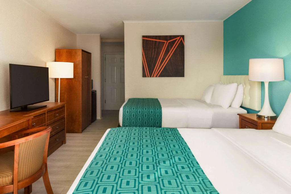 Howard Johnson by Wyndham Ocean City Oceanfront