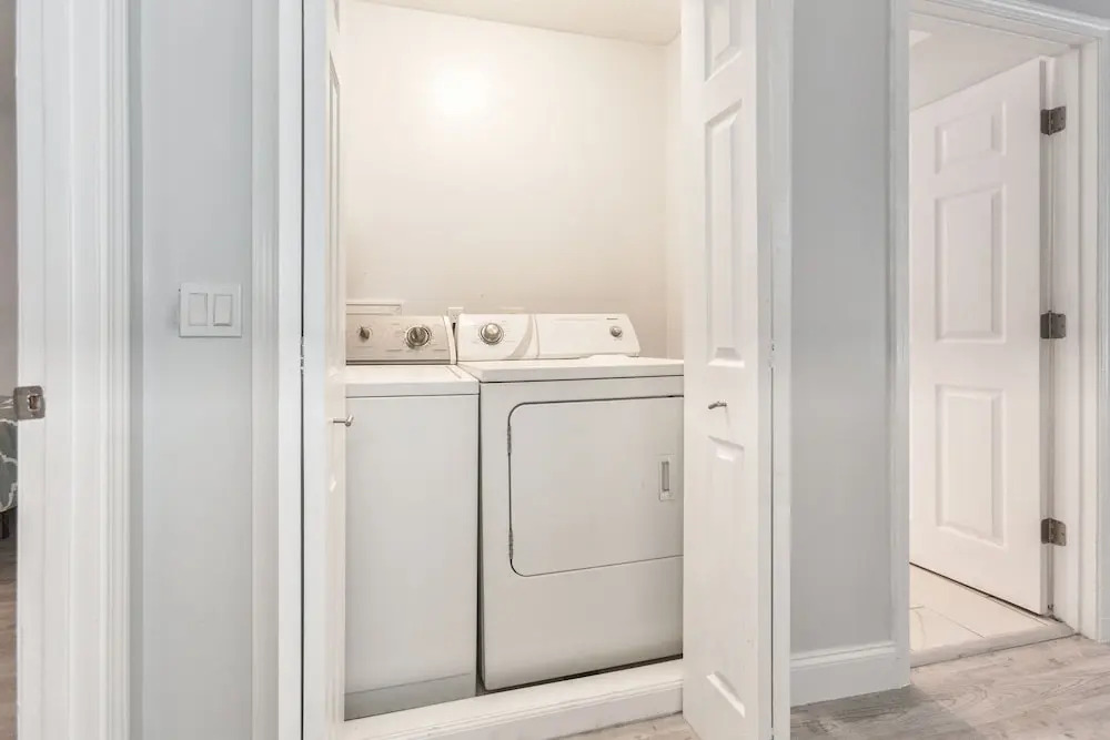 Wisteria Unit A - 2 Br Townhouse