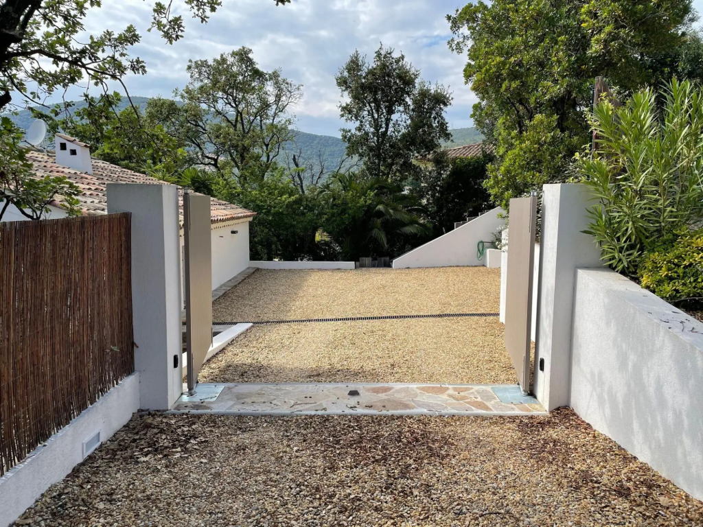 Villa in Cavalaire with Sea View & Pool