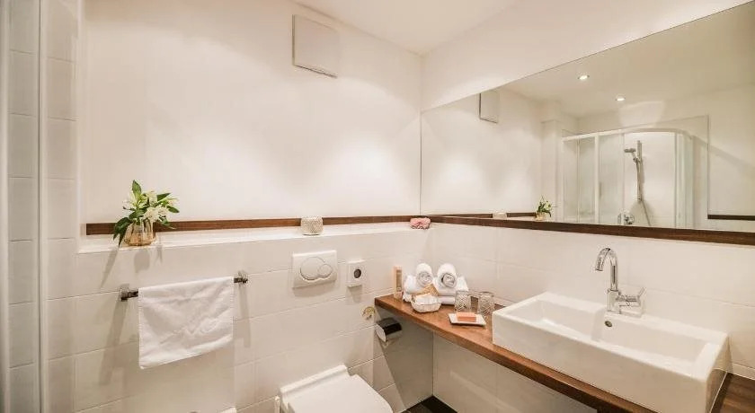 Helmhotel