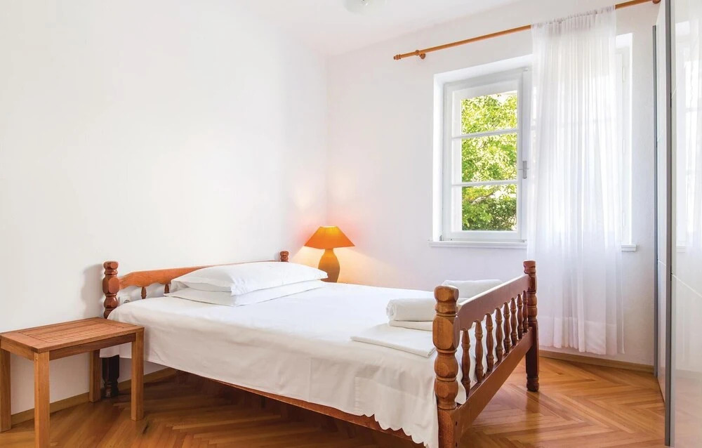 Amazing Home in Makarska With Wifi and 3 Bedrooms