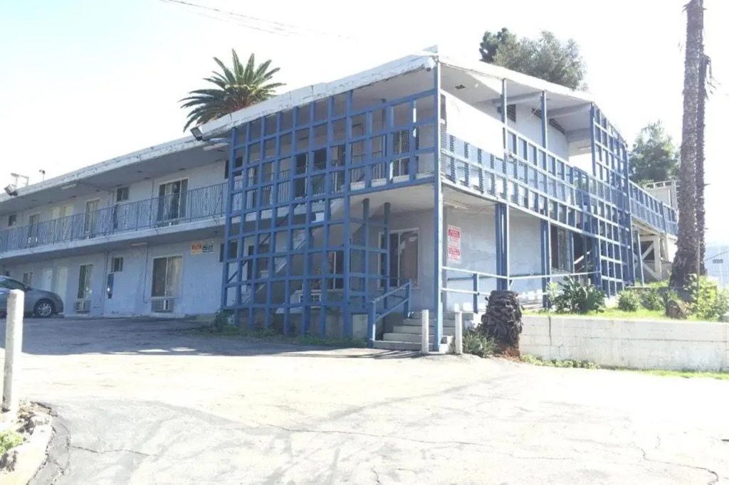 Holiday Lodge