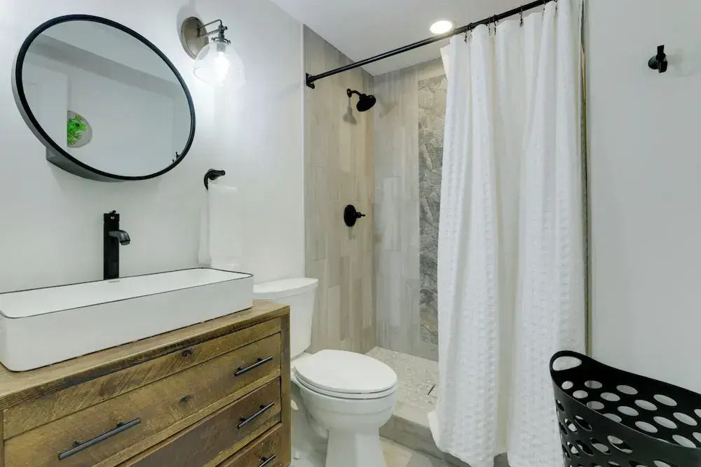 Unique Studio on Obanyon Creek in Dtwn Loveland!