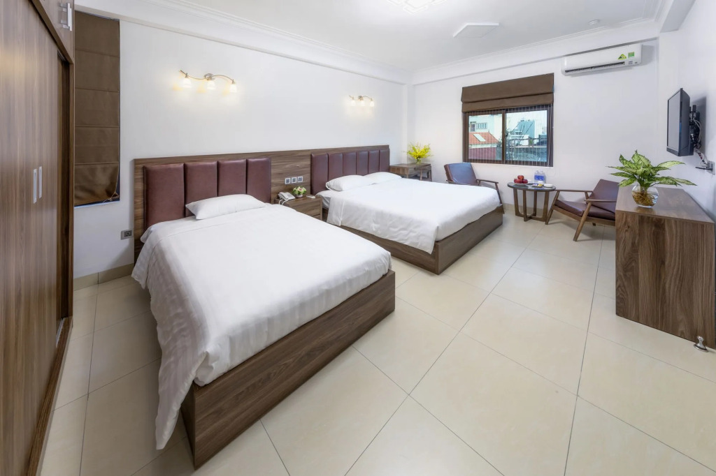 Westlake Tay Ho Hotel 696 Lạc Long Quân