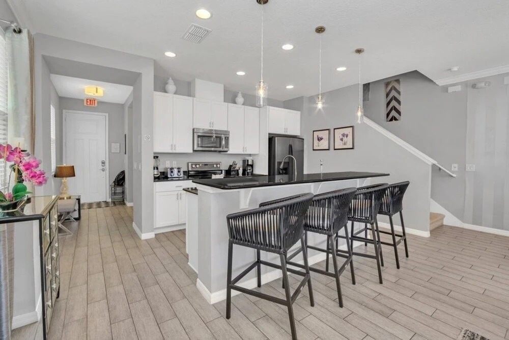 4 Bed Townhome With Private Pool Near Disney! 4 Bedroom Townhouse by Redawning