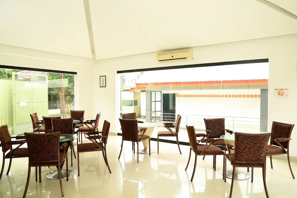Super Collection O Kalady Near Airport