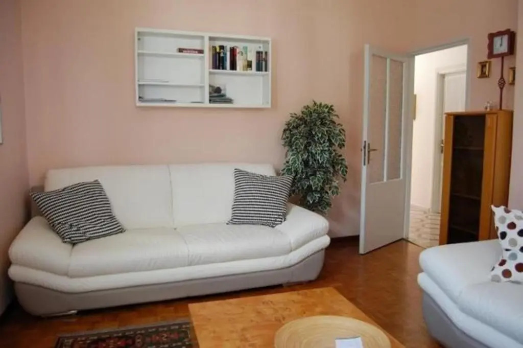 Wohnung ANNETTA mit Sicht auf See und Berge für 4-5 Personen