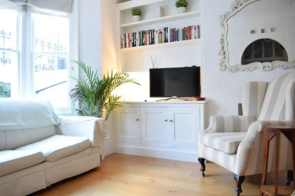 Shepherd's Bush 2 Bedroom Flat With Garden