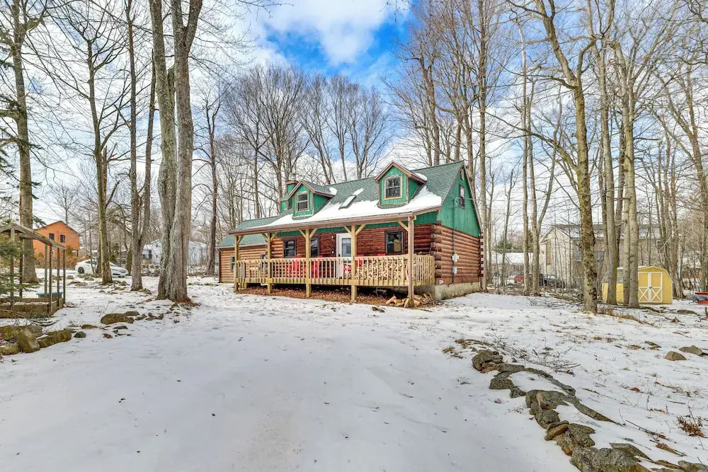 Pool, Beach & Lake Access: Poconos Cabin Escape!