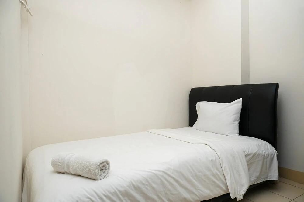Simply Furnished 2BR Apartment at Puri Park View