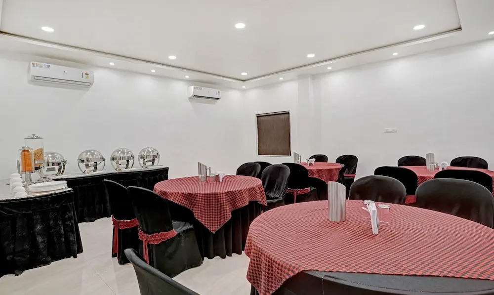 Hotel Varsha Palace