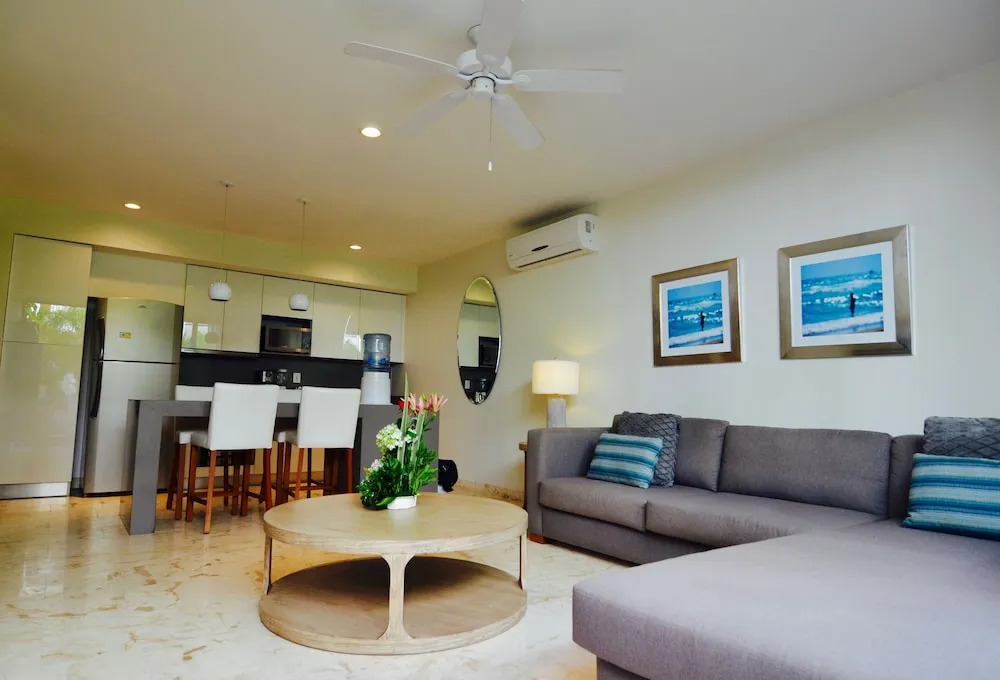 Anah Suites by Las Flores Vacation Rentals