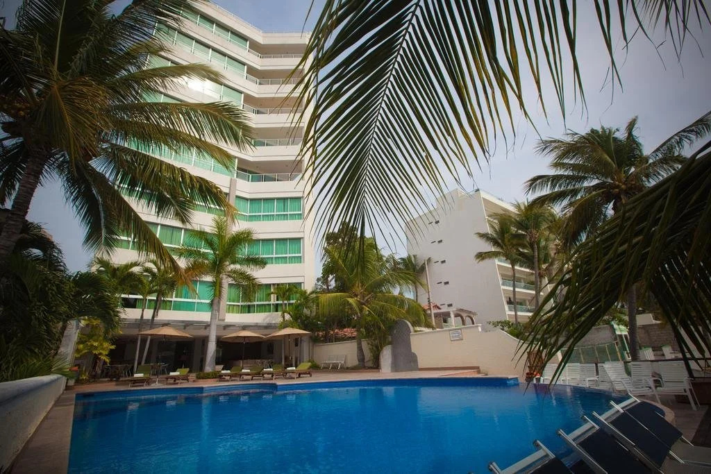 Banderas Suites