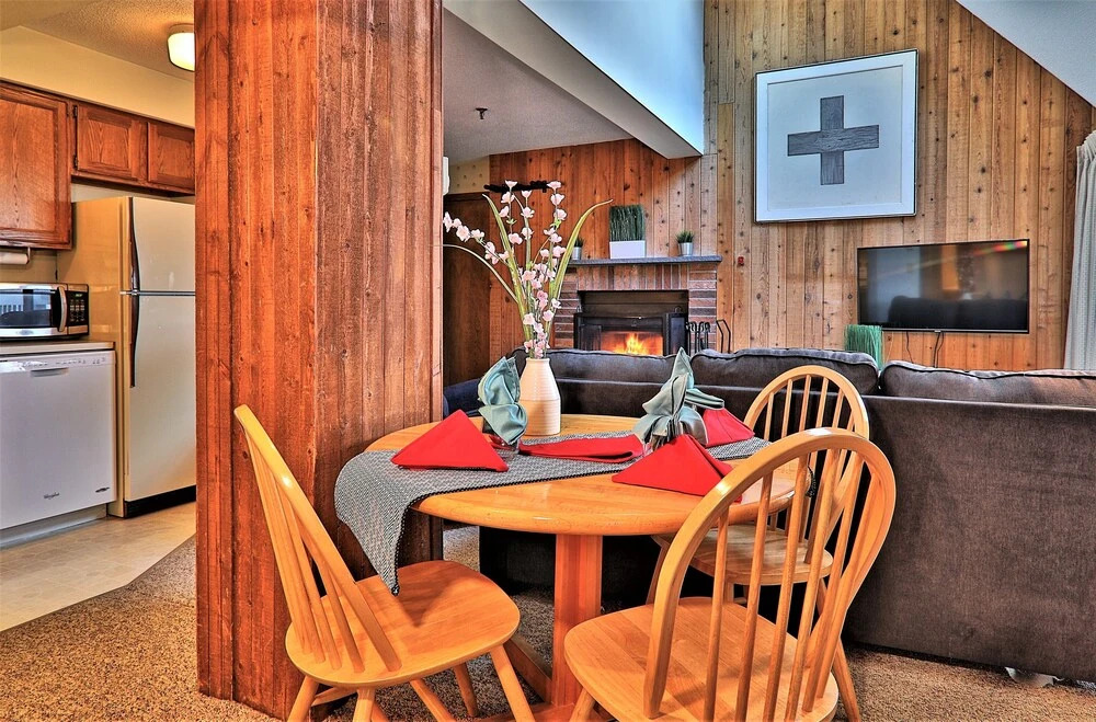 Mg 3e03 - Location! Location! 1br/1ba Steps To Mountain