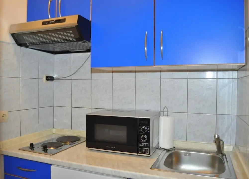 Ivi - big Parking and Courtyard - SA5