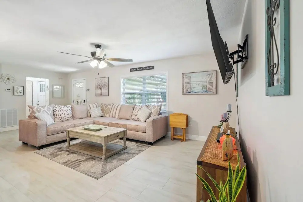 Bikes, Yard & Fire Pit at Upscale Lecanto Home!