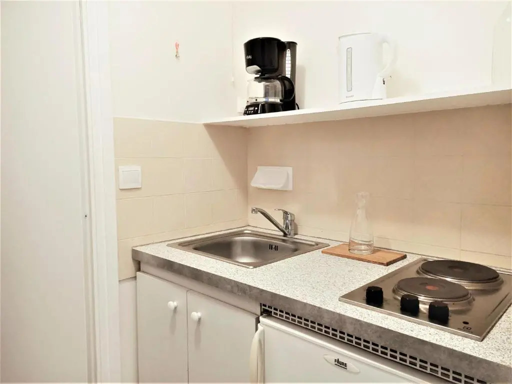 Appartement Aix-les-Bains, 1 pièce, 2 personnes - FR-1-555-37