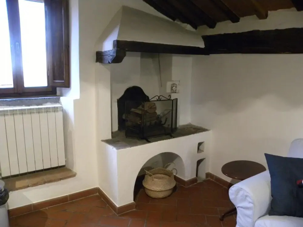 Rustic, cozy and quaint 1 bedroom apartment in the Heart of Cortona