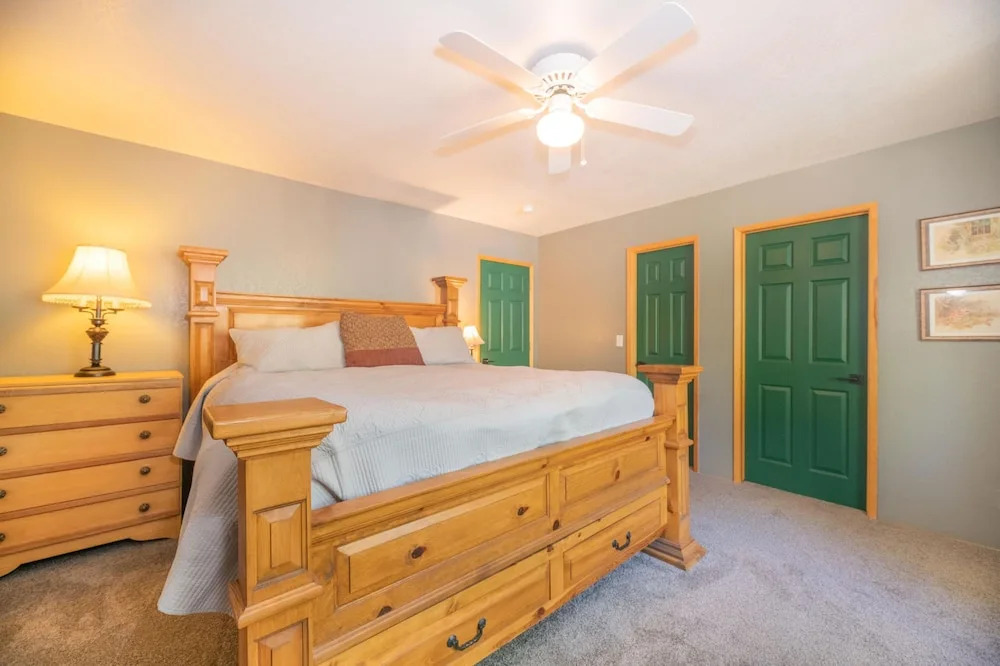 Oaktree House