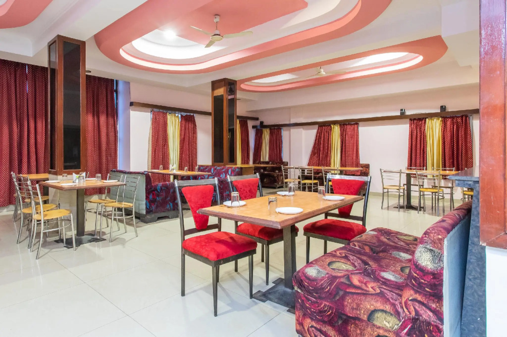 OYO 25042 Vikramaditya Hotel