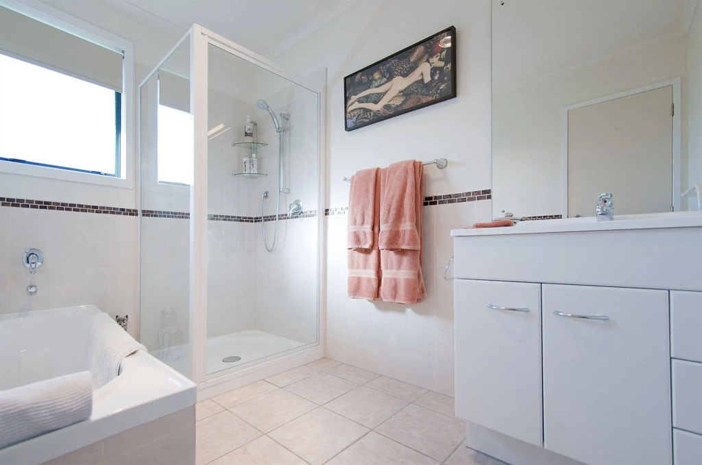 Bayview Valley Lodge Bed & Breakfast