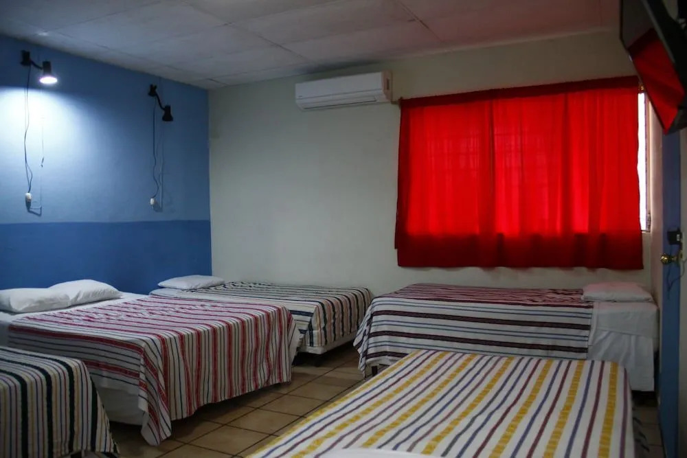 Hotel Happy House