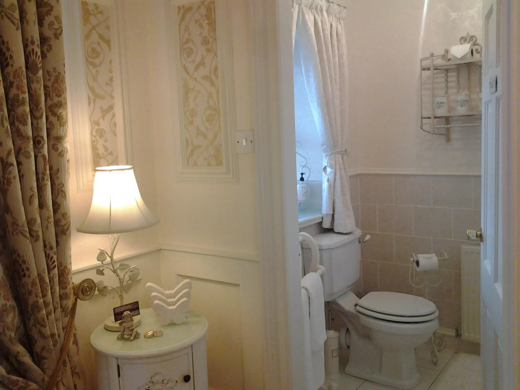 The Old Tramhouse Self Catering Traditional Charming Apartments Located In The Heart Of Historic Stirling For Short-Long Stays In Stirling For Tourism & Events & Contractor Base Stays For Central Belt Area & Open To Book All Year Round