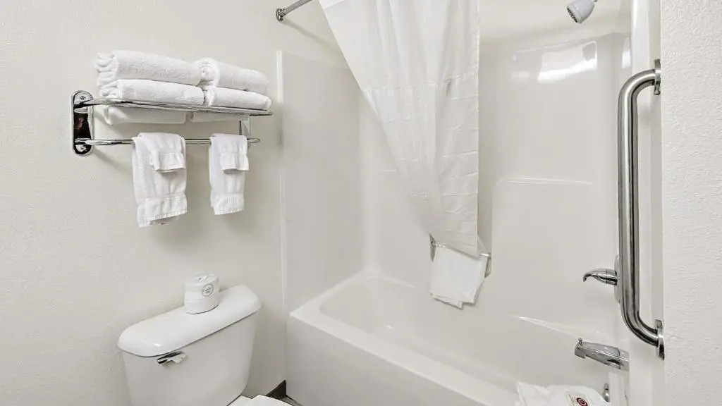 Estherville Hotel & Suites