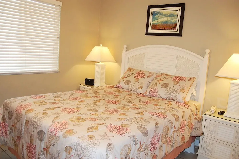 Gulf Shores Surf & Racquet 214 A condo