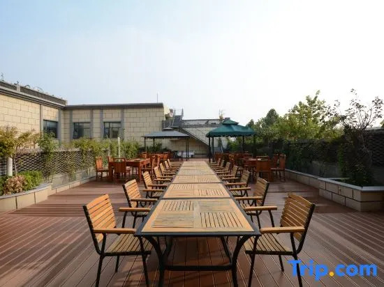 Xiongan Henseng Hotel (Xiong'an New District Baiyangdian High-speed Railway Station)