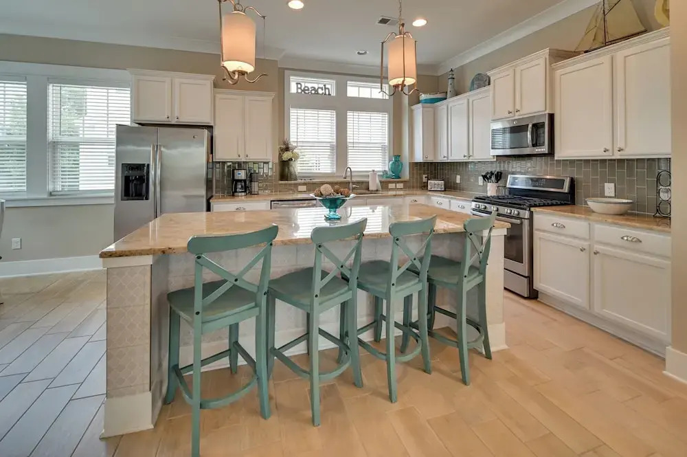 1 Block to Beach! Breezy Myrtle Beach Getaway