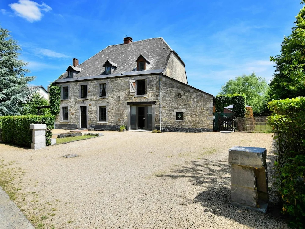 Magnificent Holiday Home in Baronville With Heated Pool & Billiards
