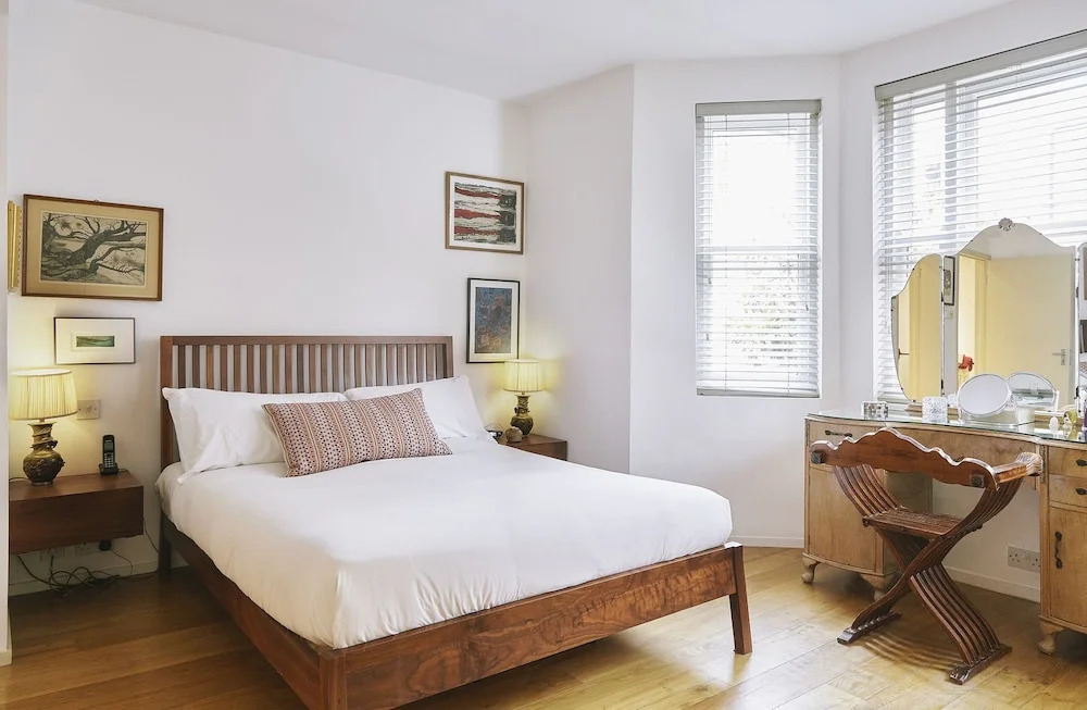 Primrose Hill Mews