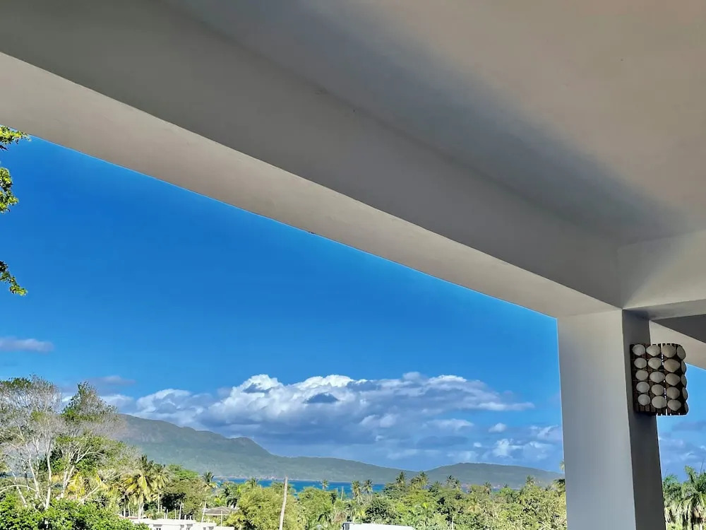 Casa flor vista al mar