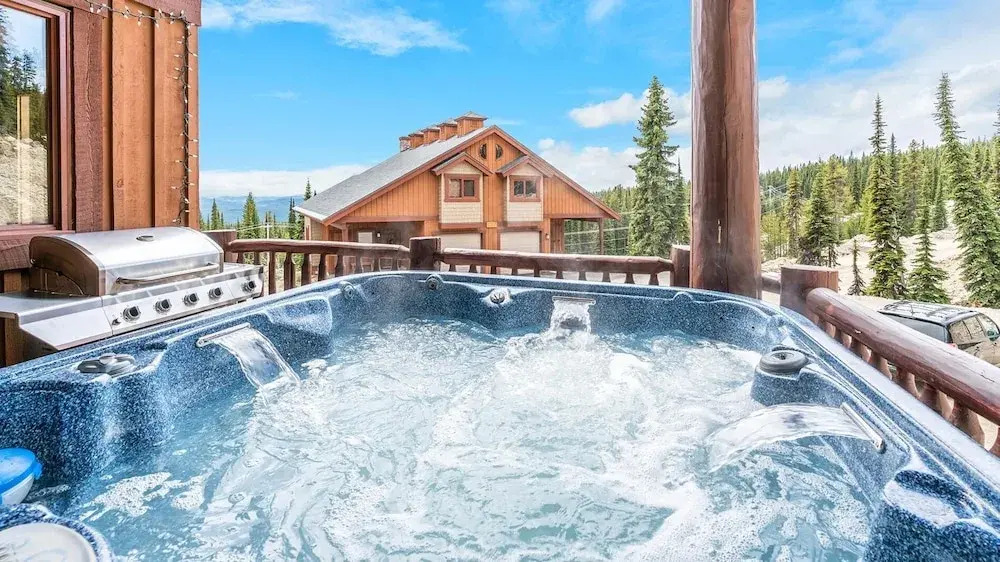 Forest Lane Hideaway - Luxurious Family Friendly Home with Private Hot Tub