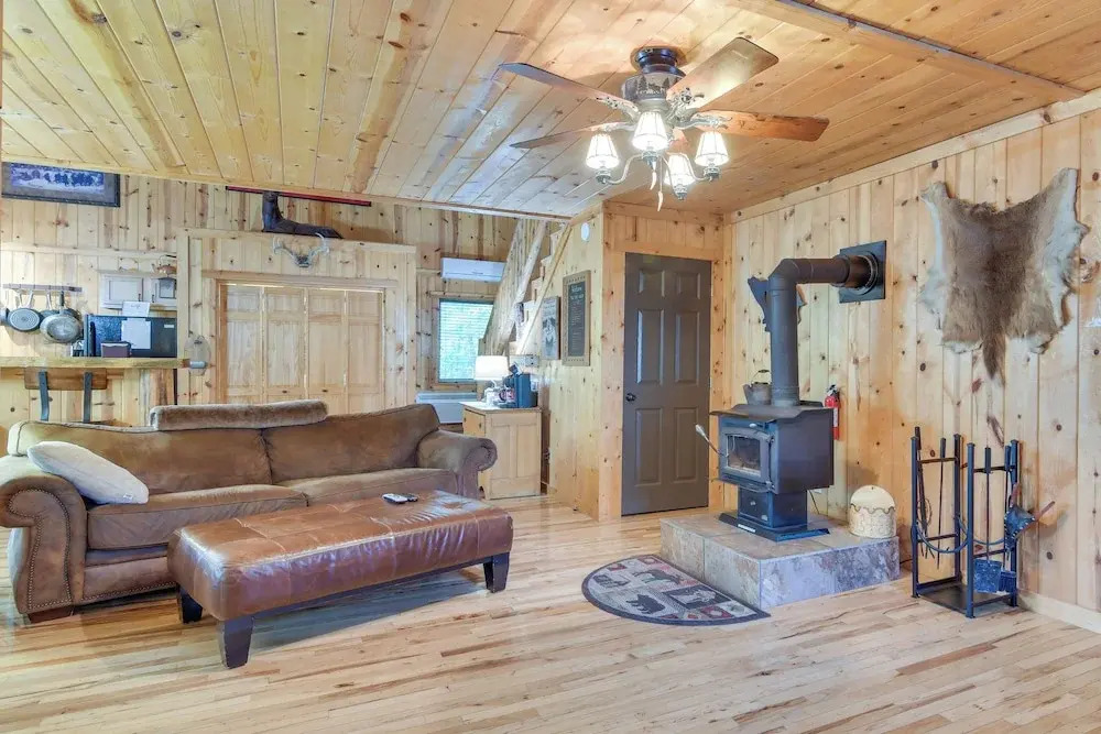 Relax Fireside! Hot Tub Haven on Table Rock Lake