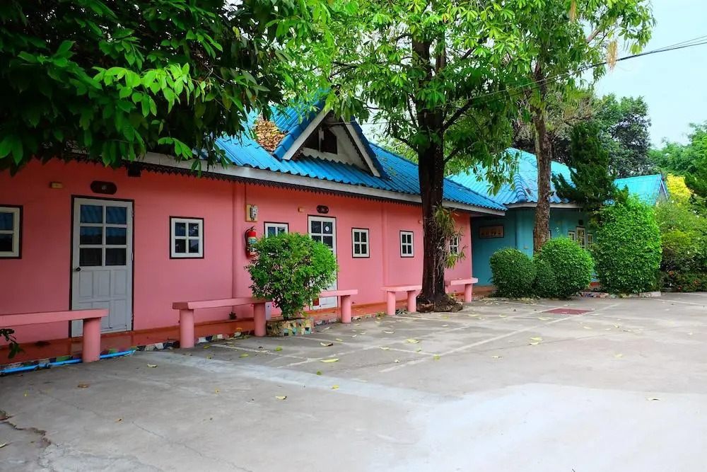 P.Paradise Hotel