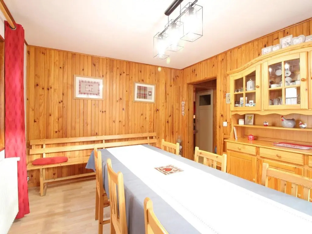 Chalet 6 pièces, 8 pers, proche centre, WIFI - FR-1-608-4