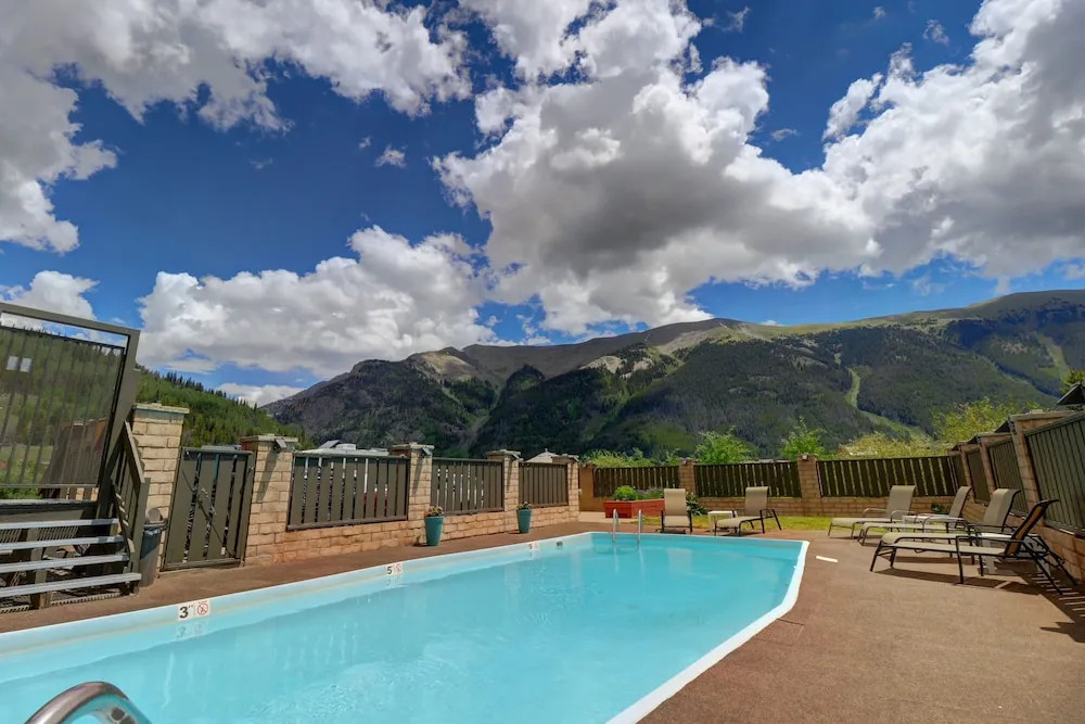 Heated Pool Ski-In Walk-Out Perfect Hotel Room - CV210A by Redawning