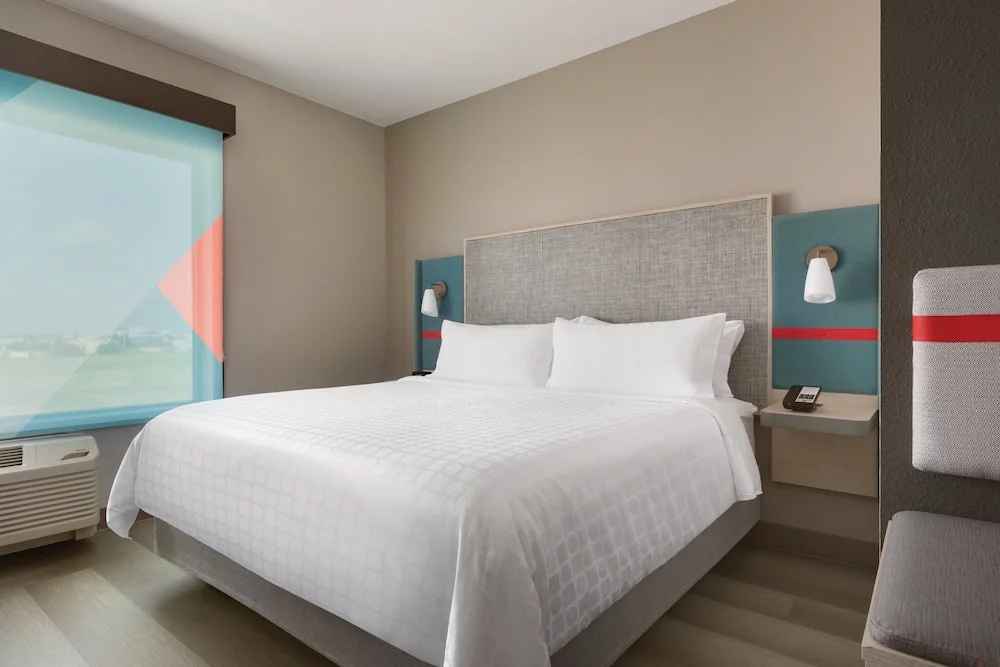 avid hotel Traverse City by IHG
