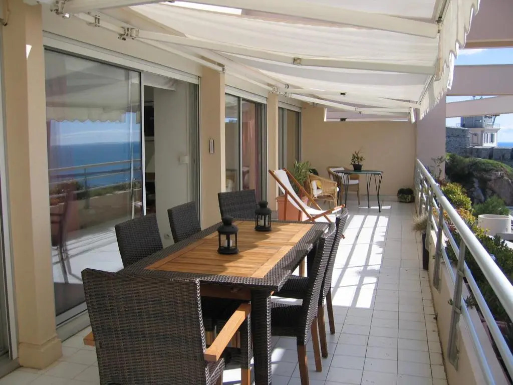 Luxury apartment facing the Mediterranean