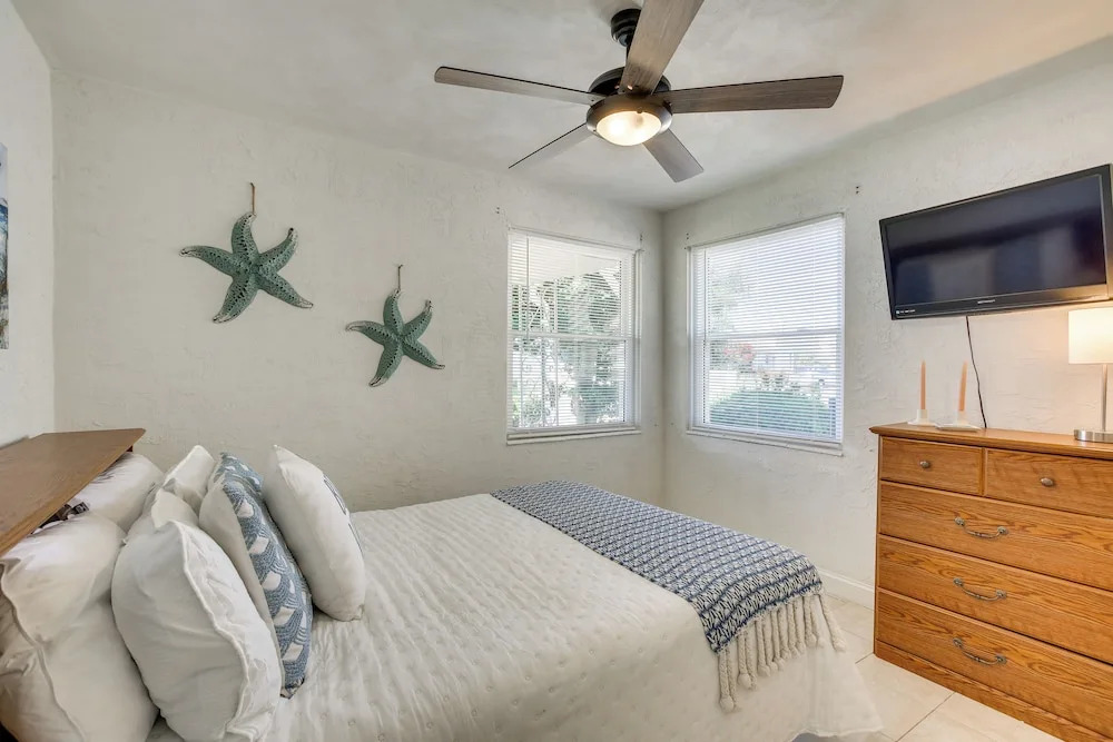 Relaxing Wildwood Crest Retreat w/ 2 Patios!