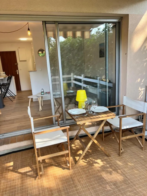 T2 avec magnifique vue mer, piscine, clim, parking