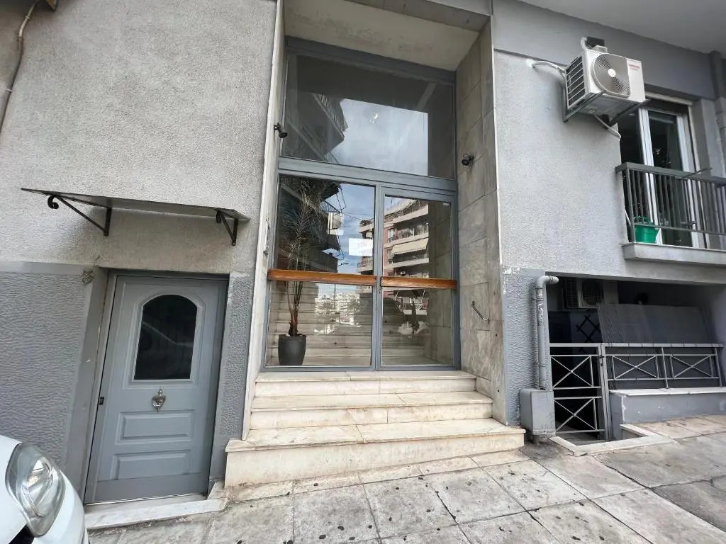 Piraeus 4