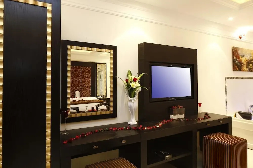 Hayatt Home Hotel